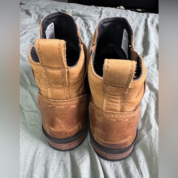 Sorel Women's Emelie Chelsea Boot Light and HeavyRain Waterproof Camel Brown 9.5 - Picture 3 of 8